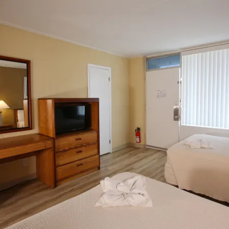 Crusader Oceanfront Resort
