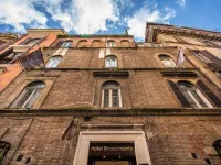 Hotel Rinascimento 鄰近加富爾廣場（Piazza Cavour）的酒店