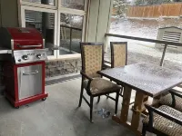 One Bedroom Suite with BBQ & Huge Patio
