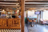 The Red Lion - bar
