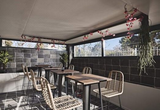 카마 럭셔리 스위트의 편안한 객실 모습