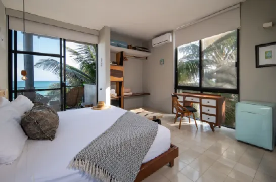 Tropicalito Villa on the Beach Hotels near زيغيز