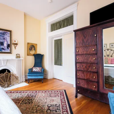 DuPont Mansion Bed & Breakfast Hotels near Kentucky Derby