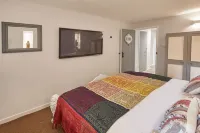 Host & Stay - in the Key of Sea