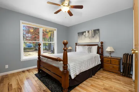 Torch River Retreat 3Bdr Home with Dock Отели в г. Калкяска