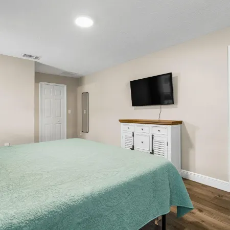 Heated Pool Hot Tub Clearwater & Dunedin Pet Friendly