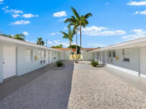 Sunset Inn - Hallandale Beach Hotels in Hallandale Beach