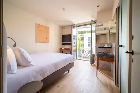 Hébé Hotel
