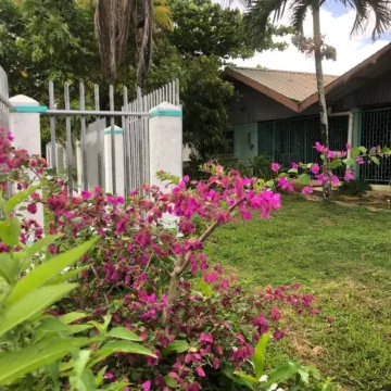Unu Pikin Guesthouse