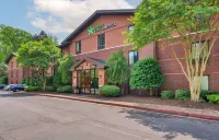 Extended Stay America Select Suites - Atlanta - Kennesaw Chastain Rd Hotels near Winkenhofer Pine Ridge Funeral Home & Memorial Park