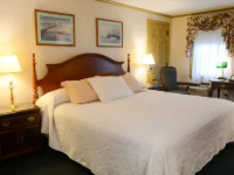 Lamies Inn & the Old Salt Tavern Hotels in Hampton