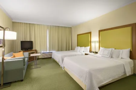 SpringHill Suites Lawrence Downtown Отели в г. Дуглас