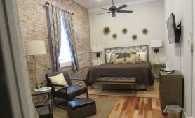 Hamilton House Inn
