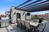 新現代聯排別墅帶屋頂露台兩卧室聯排別墅由 RedAwning 提供 - 停車場