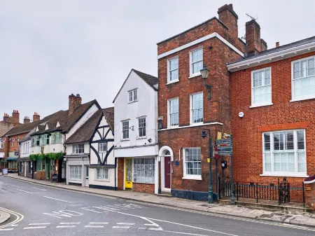 Dolls House - Luxury Townhouse - from 400 Per Night