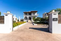 Paris Family Villa!