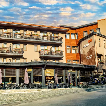 Hotel Cota1110