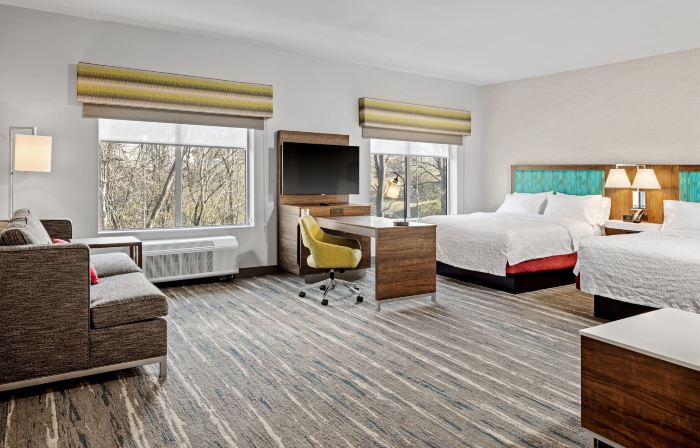 Hampton Inn  Suites by Hilton Cincinnati West