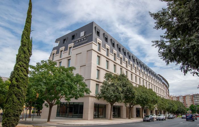 Hotel Giralda Center