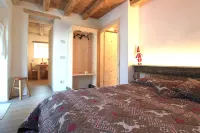 Baita Tersilia Near Lake And Mountain