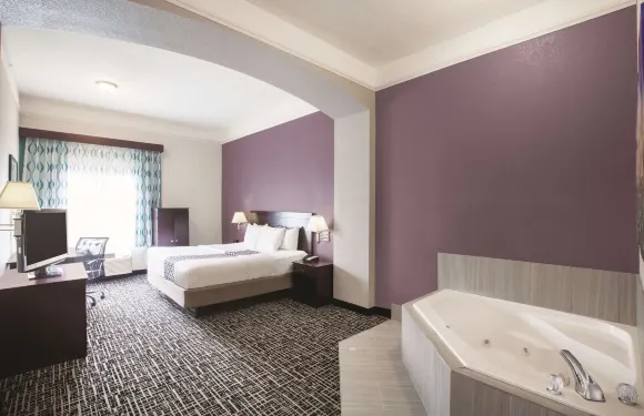 曼斯費爾德拉昆塔温德姆套房酒店