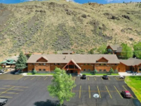 Yellowstone Village Inn and Suites Hotels in Gardiner