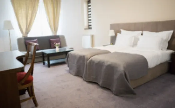 Nest Hotels in Drobeta Turnu Severin