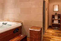 Gdm Megaron, Historical Monument Hotel - Spa