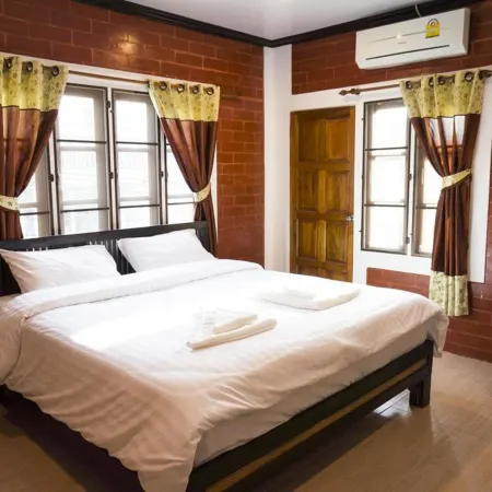 Summer Guesthouse & Hostel