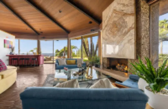 เวีย วายาร์ตา - แอน อาร์คิเทคเจอร์ลลี ซิกนิฟิแคนท์ แคลิฟอร์เนีย โมเดิร์น โฮม