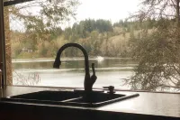 Oyster beach apartment+Relaxing views in Hamersley inlet Hotels in Mason County