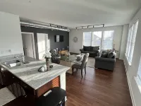 Downtown Memphis Loft! Walking Distance from Beale Street! Garage Parking!