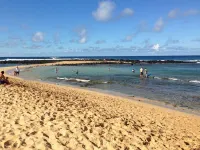 3 Bedrooms with Baths, Air Conditioning and Heated Pool Near Grand Hyatt.