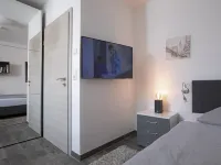 Vacation home directly on the lake, outdoor whirlpool and exclusive 20sqm wellness sauna 烏特格翰酒店