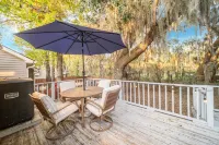 Large Yard with Deck and BBQ Grill - Charming Oasis