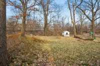 Cozy Living Room and Sheltered Patio Retreat - Charming Modern Escape Hotels in Peoria Heights