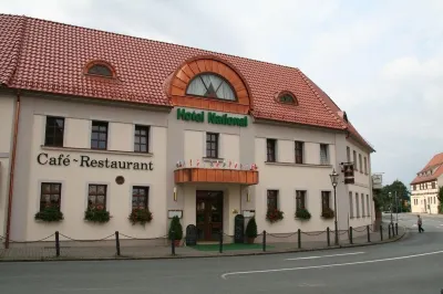 Hotel National Отели в г. Мульдестаузе