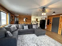 Cozy 1-bedroom apartment unit C, sleeps 6  across from famous Cody Nite Rodeo!
