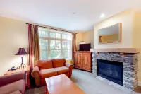 Mountain View Condo with Fast WiFi, Shared Hot Tub, & Resort Amenities Hotels in Stratton