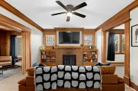 Ideal Long-Term Getaway with Amenities - Inviting Comfortable Escape