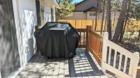 Modern 3 Bed/2 Bath South of Sunriver with Hot Tub and A/C