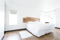 Rooftop Kitchen and Hot Tub with Panoramic Views - Gorgeous Oasis