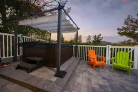 Scenic-View Hot Tub and Game Room - Charming Family Retreat Hotels in Poway