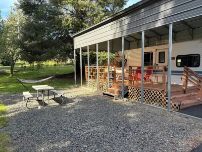 1-bedroom camper trailer minutes from Olympic Peninsula Hotels near La Push Beach