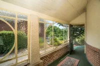 Manor on the Park Backpackers