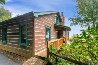 Stunning Mountain Views and Cozy Hot Tub - Inviting Mountain Haven Hotels in der Nähe von Tweetsie Railroad