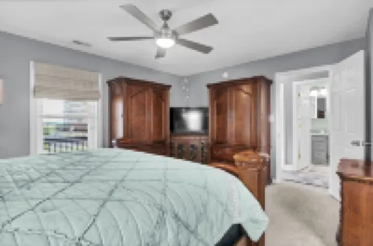 Tranquil Sound Access and Expansive Deck - Charming Coastal Retreat