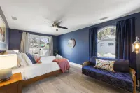 Coastal Oasis with Fire Pit and Spacious Patio - Chic California Retreat فنادق في أوسيانسيدي