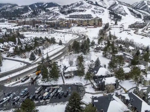 Mountain View and Hot Tub - Cozy Tranquil Retreat Hotels in Snyderville