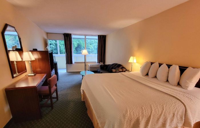 Days Inn by Wyndham Alexandria South